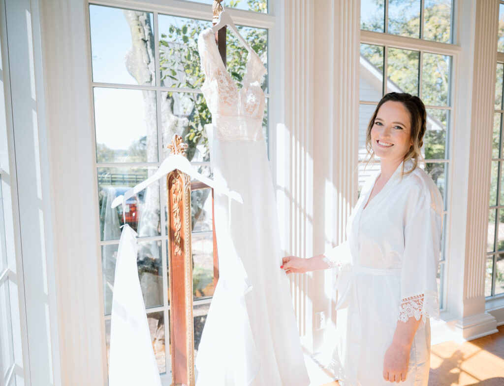 Bride getting ready at a Lexington, KY wedding venue