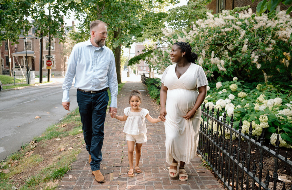 Maternity photographer in Lexington KY capturing golden hour portraits”
